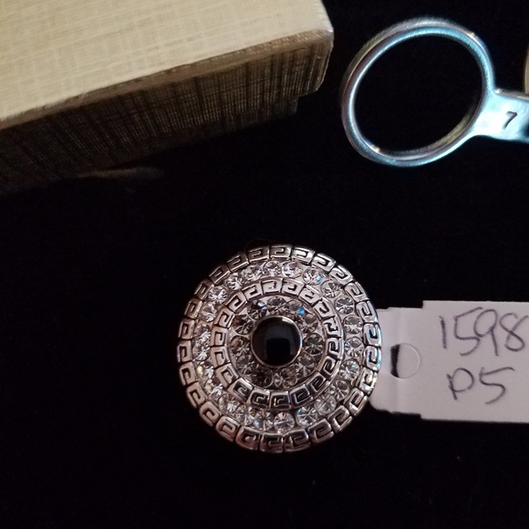 Ring - Picture 2 of 5